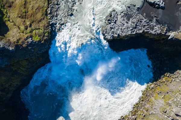 Fantastický výhled na kaňon a vodopád Hafragilsfoss. Umístění: — Stock fotografie