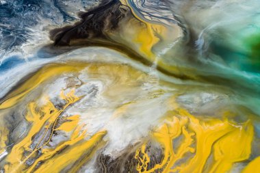 Gerçeküstü endüstriyel yerin havadan görünümü. Th üzerinde insan etkisi