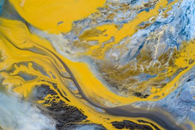 Bozulmuş manzara. Yok edilmiş topraklar. Yukarıdan görüntüleyin. Sürrealisti