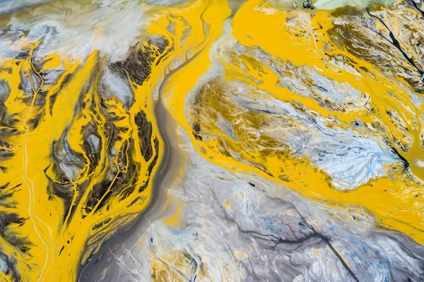 Gerçeküstü endüstriyel yerin havadan görünümü. Th üzerinde insan etkisi