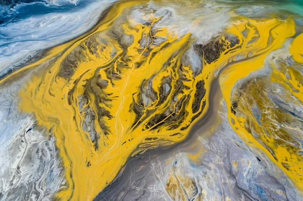 Bozulmuş manzara. Yok edilmiş topraklar. Yukarıdan görüntüleyin. Sürrealisti