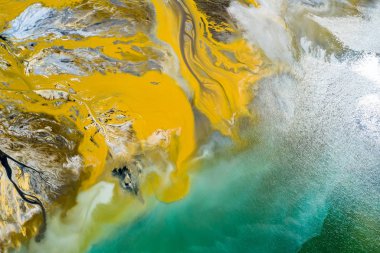 Bozulmuş manzara. Yok edilmiş topraklar. Yukarıdan görüntüleyin. Sürrealisti