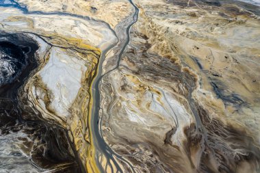 Gerçeküstü endüstriyel yerin havadan görünümü. Th üzerinde insan etkisi