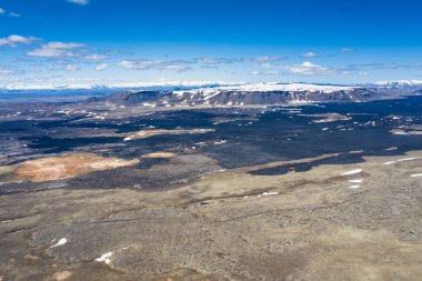 Jeotermal vadi Leirhnjukur egzotik görünümü, Krafla vo yakın