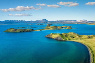 Kuzey İzlanda'da Myvatn Gölü manzarası. Wiew yukarıdan