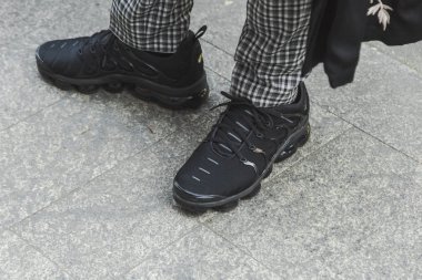 Milan, İtalya - 17 Haziran: Ayrıntı Viyana moda gösterisinde Milan üzerinde 17 Haziran 2018 Milan erkekler moda haftasında dışında Ayakkabı.