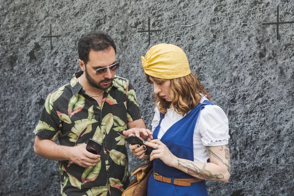 Mailand Italien Juni Modische Menschen Posieren Vor Der Wiener Modenschau — Stockfoto