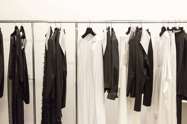Mailand Italien Juni 2018 Kleiderständer Backstage Für Die Sartorial Modenschau — Stockfoto