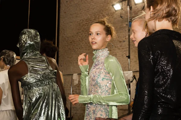 Milan Talya Eylül Güzel Modelleri Poz Backstage Ricostru Göstermeden Önce — Stok fotoğraf