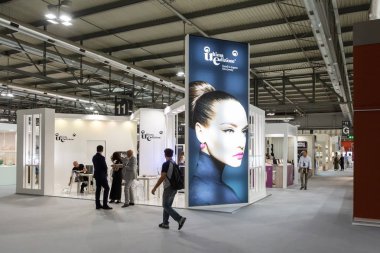 Milan, İtalya - 14 Eylül: İnsanlar Homi, ev Uluslararası gösteri ve referans noktası için tüm o iç tasarım sektöründe 14 Eylül 2018 Milano ziyaret edin.