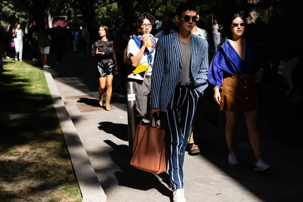 Mailand Italien September 2018 Modische Menschen Posieren Vor Der Modenschau — Stockfoto