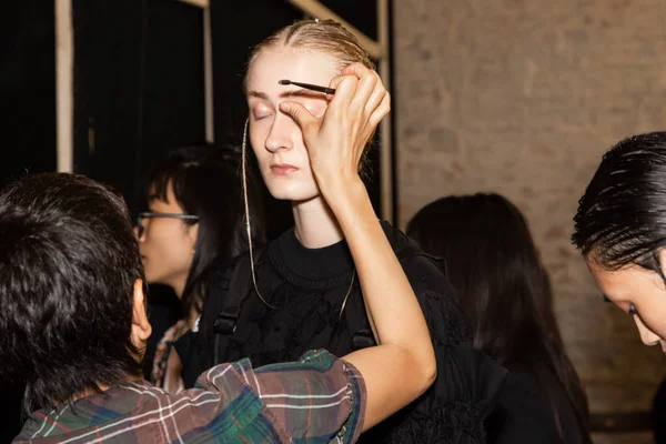 Milan Talya Eylül Güzel Model Teşkil Etmektedir Backstage Chika Kisada — Stok fotoğraf