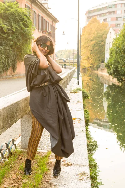 Beautiful Young Indian Woman Posing Urban Context Street Fashion Style — Stock Photo, Image