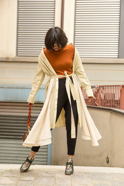 Beautiful Young Indian Woman Posing Urban Context Street Fashion Style — Stock Photo, Image