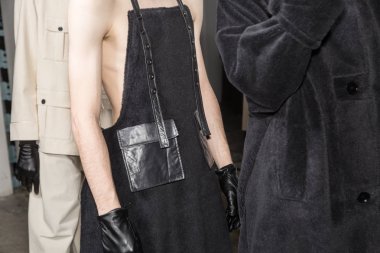 Milan, İtalya - 13 Ocak: Güzel modelleri poz backstage Miaoran göstermeden önce üzerinde 13 Ocak 2019 Milan erkekler moda haftasında Milan'da sadece.