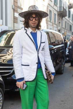 Milan, İtalya - 13 Ocak: Moda adam pozlar John Richmond moda gösterisinde Milan üzerinde 13 Ocak 2019 Milan erkekler moda haftasında dışında.