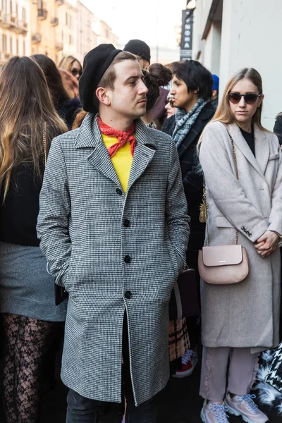 Milán Italia Enero Hombre Moda Posa Fuera Del Desfile Moda — Foto de Stock