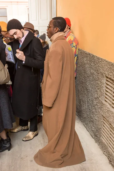 Milán Italia Enero Hombre Moda Posa Fuera Del Desfile Moda — Foto de Stock
