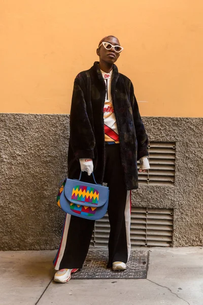 Milão Itália Janeiro Mulher Elegante Posa Fora Desfile Moda Magliano — Fotografia de Stock