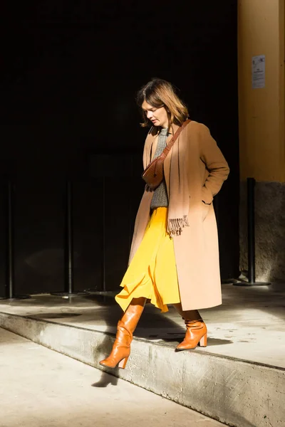 Milão Itália Janeiro Mulher Elegante Posa Fora Desfile Moda Magliano — Fotografia de Stock