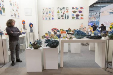 Milan, İtalya - 25 Ocak: İnsanlar Homi, ev Uluslararası gösteri ve referans noktası için tüm o iç tasarım sektöründe 25 Ocak 2019 Milano ziyaret edin.