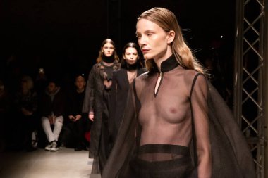 Pist yürüyüş güzel modelleri