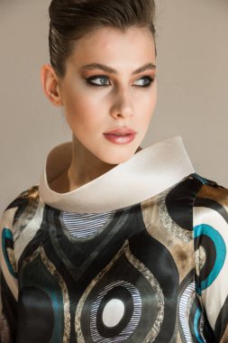 Güzel model backstage içinde poz