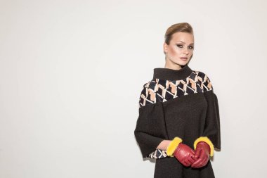 Güzel model backstage içinde poz