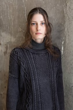 Güzel model backstage içinde poz