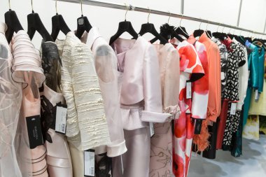 S Sposaitalia 2019 'de ekranda elbiseler Milan, Italya