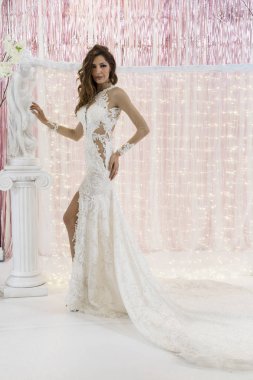 Model poz at S Sposaitalia 2019 Milan, Italya