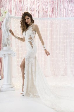 Model poz at S Sposaitalia 2019 Milan, Italya