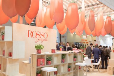 Milano, İtalya'da Tuttofood 2019'u ziyaret eden kişiler