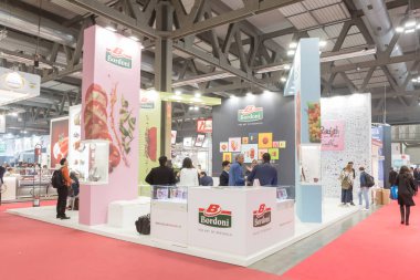 Milano, İtalya'da Tuttofood 2019'u ziyaret eden kişiler