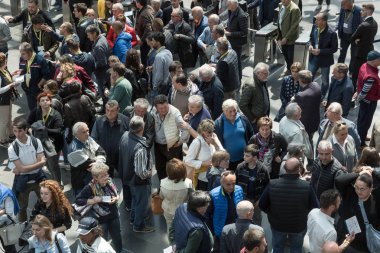 Milano, İtalya'da Tuttofood 2019'u ziyaret eden kişiler