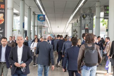 Milano, İtalya'da Tuttofood 2019'u ziyaret eden kişiler