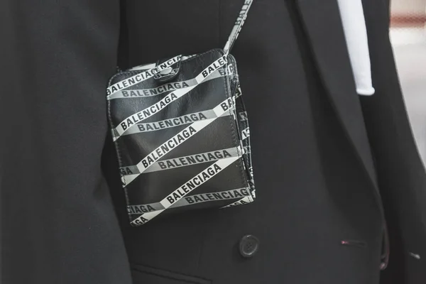 Detail of bag at Milan Men's Fashion Week — Stock Photo, Image