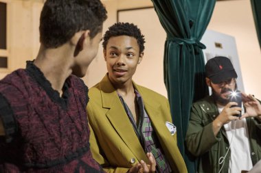 Kuliste poz veren model