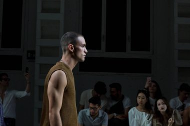 Güzel model pist yürüyüş