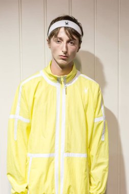 Kuliste poz veren model