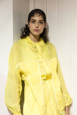 Kuliste poz veren model