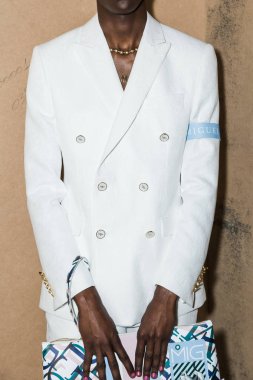 Kuliste poz veren model