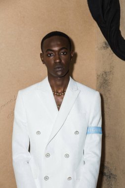 Kuliste poz veren model