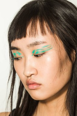 Muhteşem model backstage içinde poz