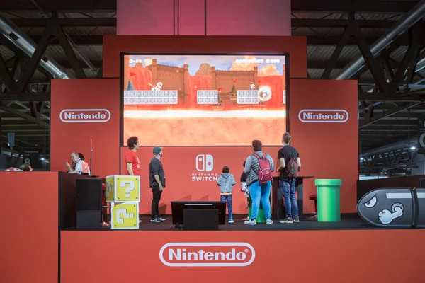 Personas que visitan Milan Games Week 2019 —  Fotos de Stock