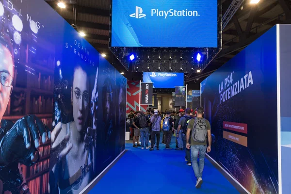 Personas que visitan Milan Games Week 2019 — Foto de Stock