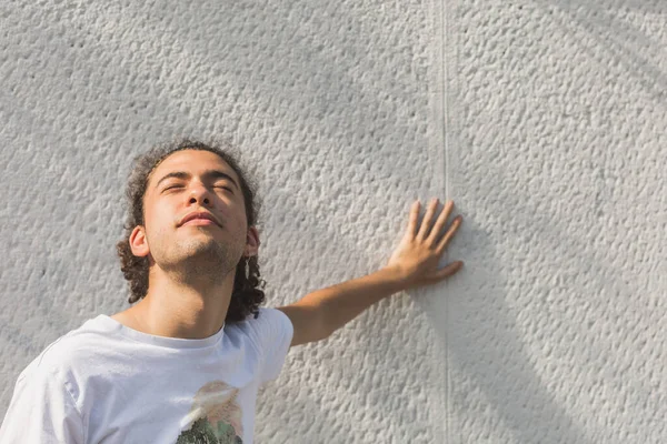 Handsome Young Man Poses Urban Context — Stock Photo, Image