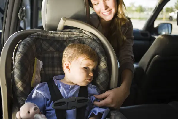 Woman Little Son Sitting Car — Stock Photo, Image
