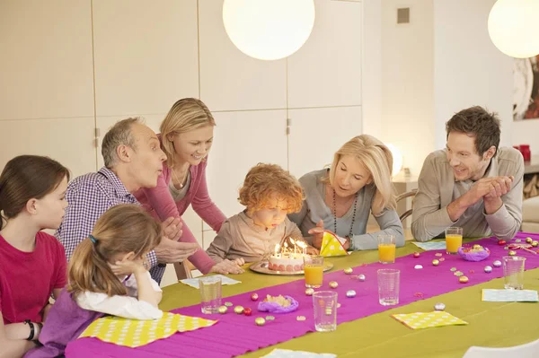 Familia Una Celebración Cumpleaños — Foto de Stock