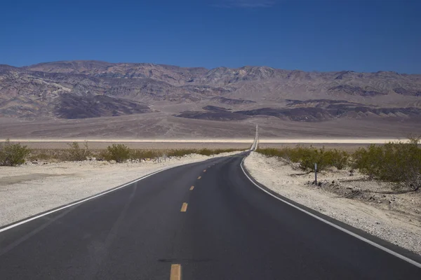 Sinuous Road Barren Landscape Death Valley Nevada California Usa — Stock Photo, Image